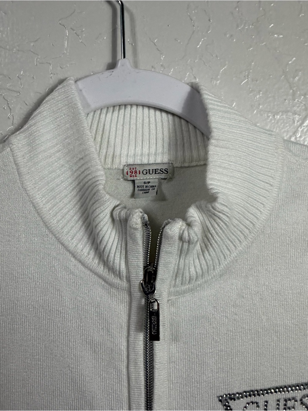 GUESS White Ribbed Zip-Up Knit Jacket Rhinestone Triangle Logo Small Y2K - Picture 2 of 10